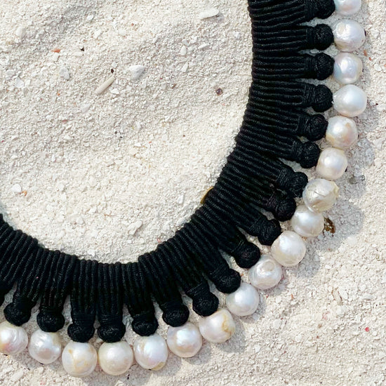 Load image into Gallery viewer, Baroque Pearl Knotted Choker Necklace
